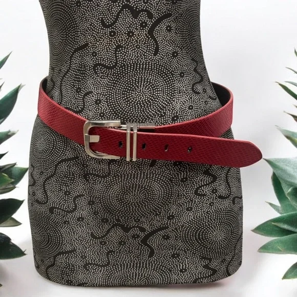 White House Black Market red & black reversible belt size Small - Picture 7 of 7